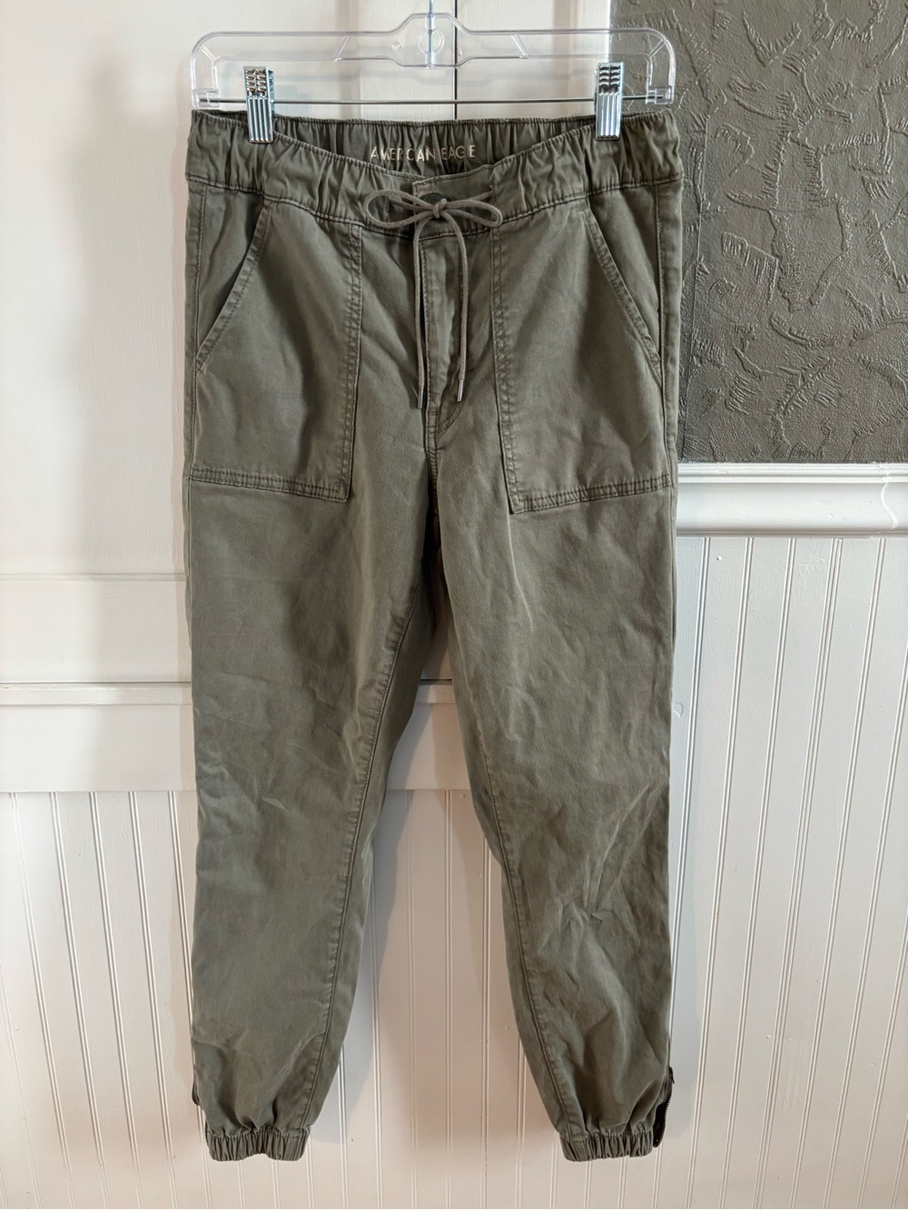 AE Olive Jogger